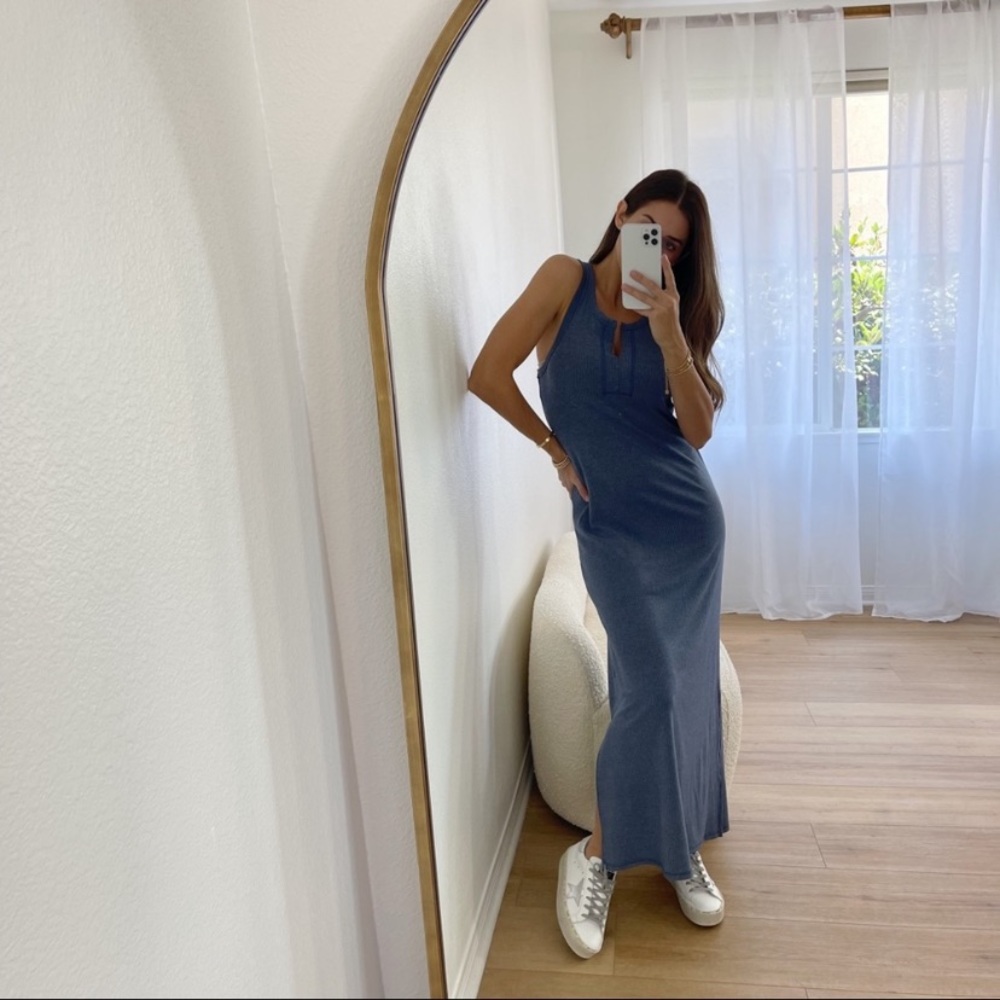 Effortless & Chic Ribbed Maxi Dress